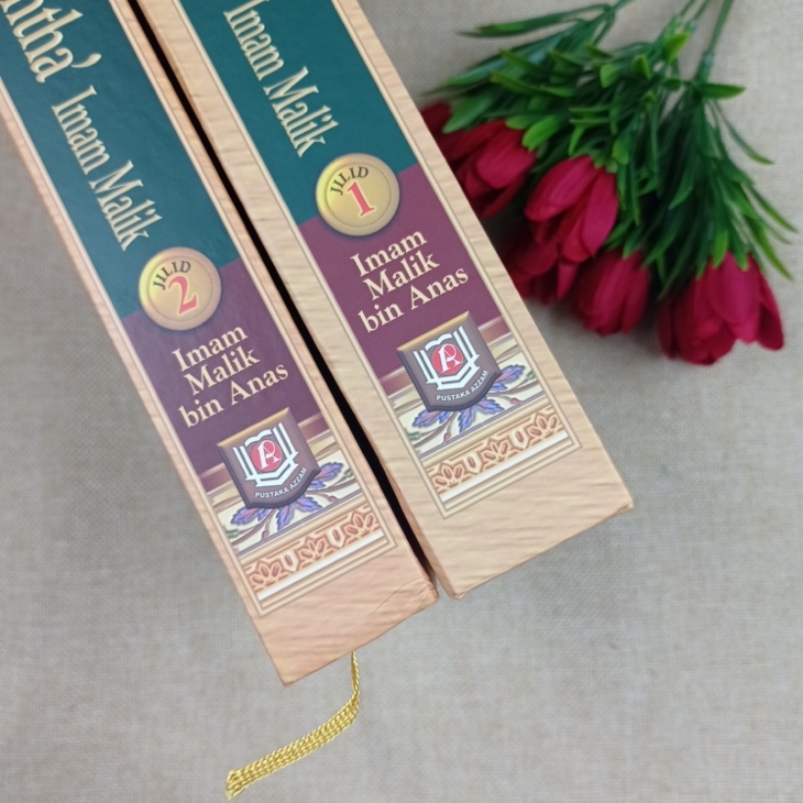 Buku Al Muwaththa’ Imam Malik 1 Set 2 Jilid
