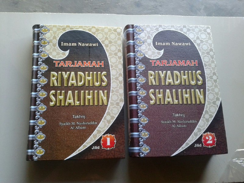 Buku Tarjamah Riyadhus Shalihin Set 2 Jilid cover