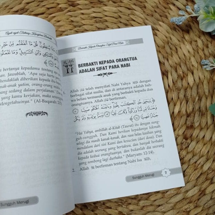 Buku Sungguh Merugi Mendapati Orang Tuanya Masih Hidup Tapi Tidak Meraih Surga