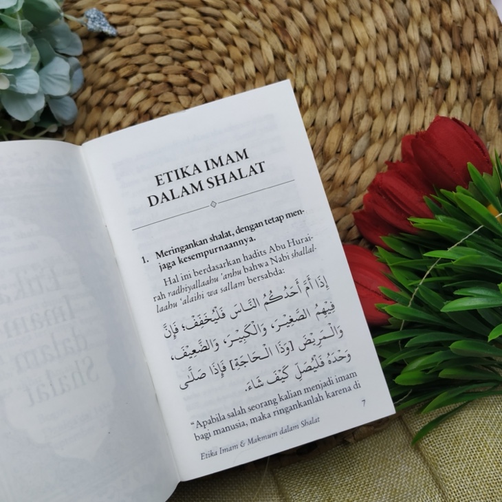 Buku Saku Etika Imam dan Makmum di dalam Shalat