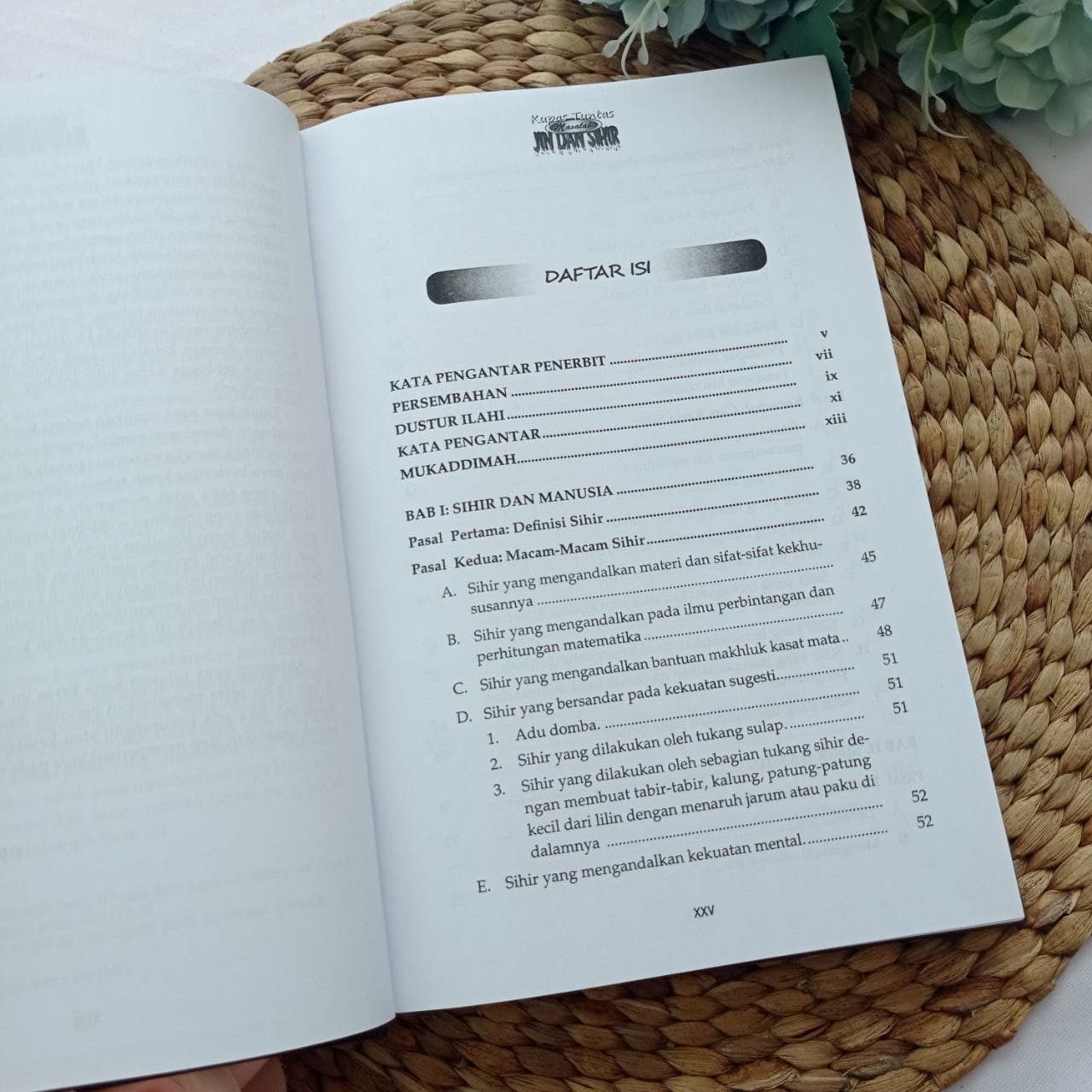 Buku Kupas Tuntas Masalah Jin dan Sihir