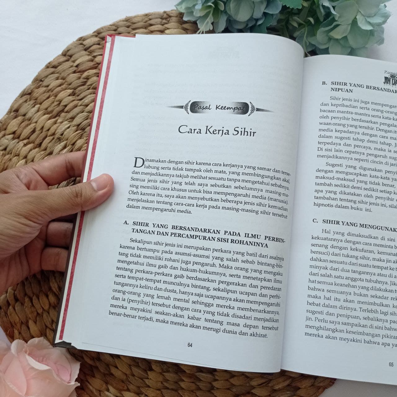 Buku Kupas Tuntas Masalah Jin dan Sihir