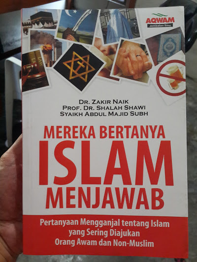 Buku Mereka Bertanya Islam Menjawab Cover
