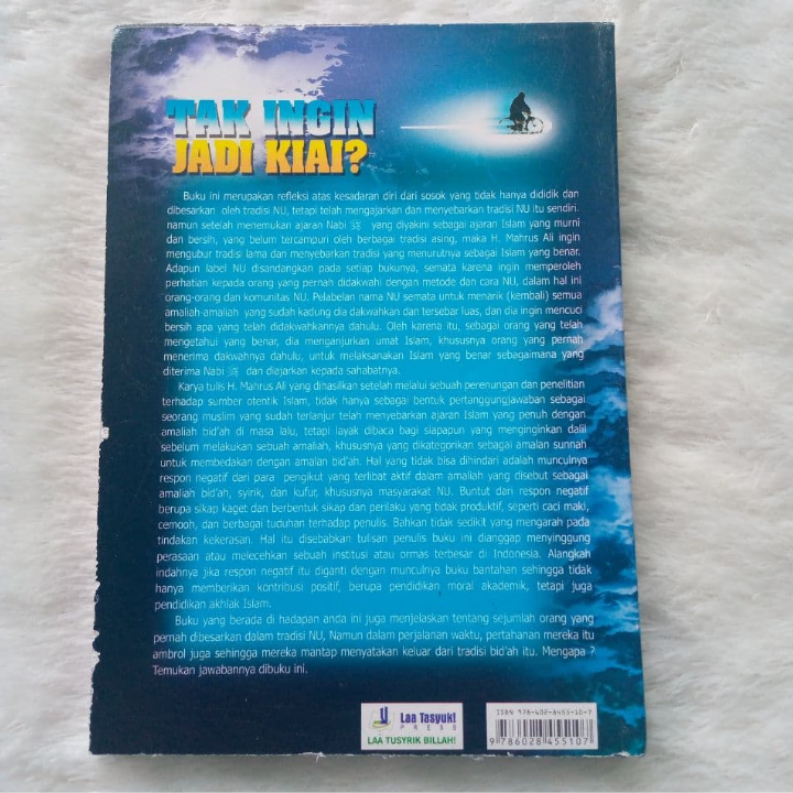 Buku Tak Ingin Jadi Kiai?