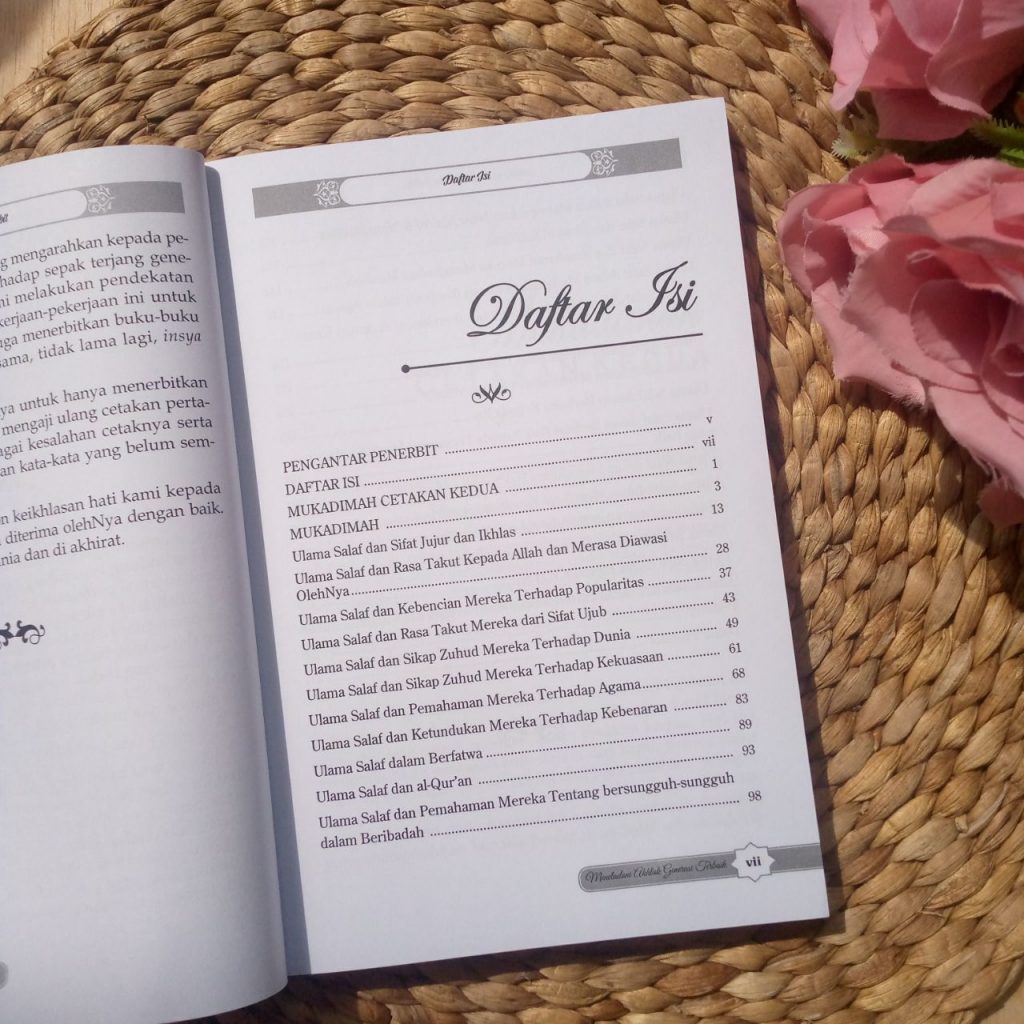 Buku Meneladani Akhlak Generasi Terbaik