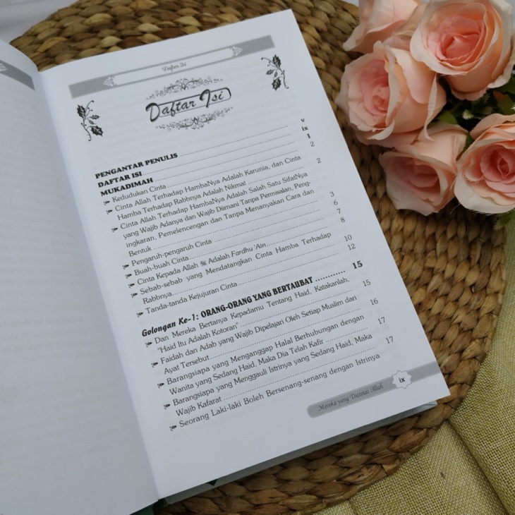 Buku 40 Karakteristik Mereka Yang Dicintai Allah