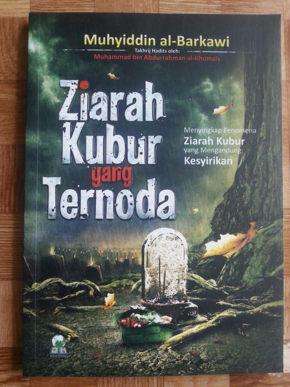 Buku Ziarah Kubur Yang Ternoda cover 2