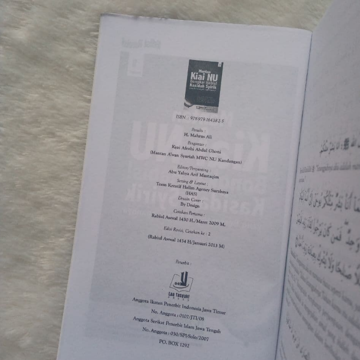 Buku Mantan Kiai NU Bongkar Habis Kasidah Syirik