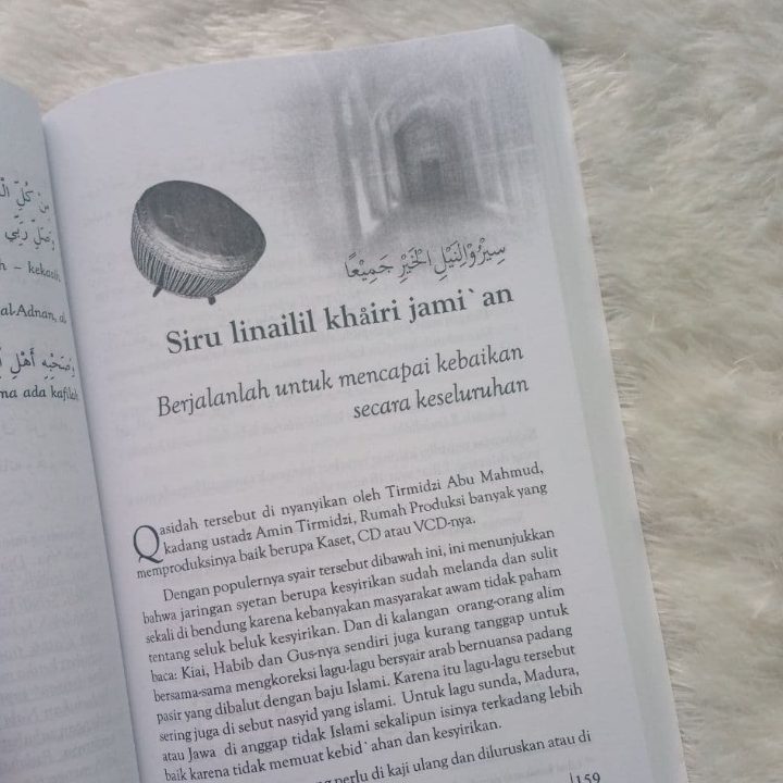 Buku Mantan Kiai NU Bongkar Habis Kasidah Syirik