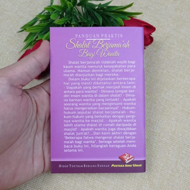 Buku Saku Shalat Berjamaah Bagi Wanita