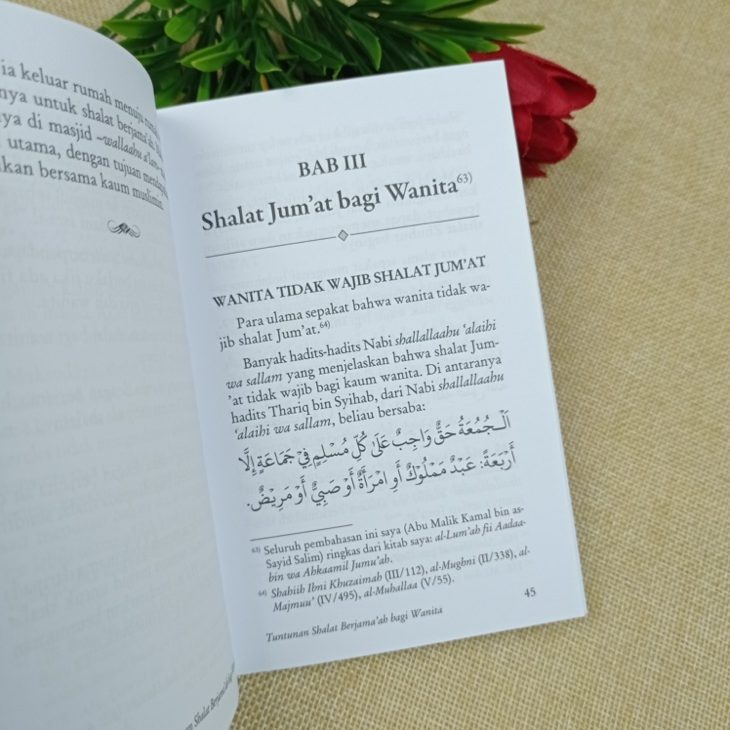 Buku Saku Shalat Berjamaah Bagi Wanita