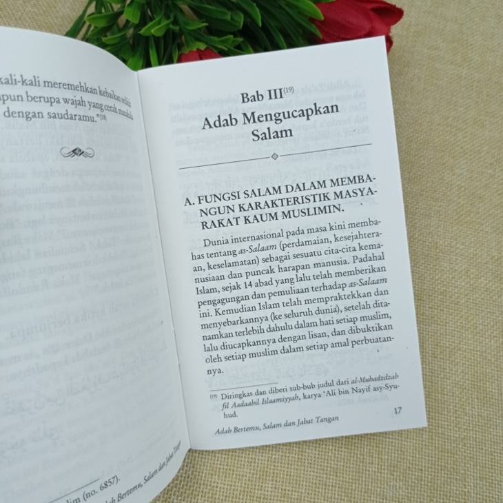 Buku Saku Adab Bertemu Salam Dan Jabat Tangan