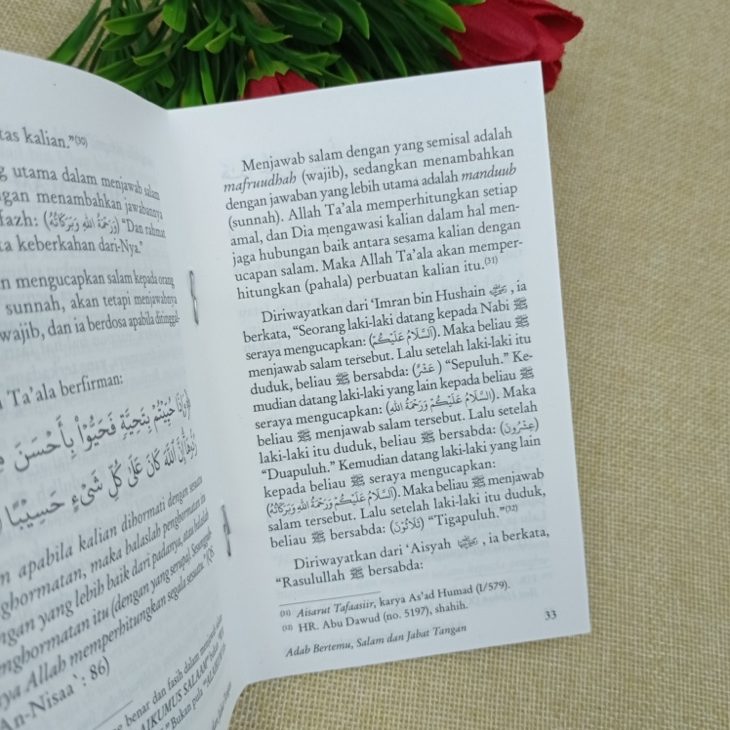 Buku Saku Adab Bertemu Salam Dan Jabat Tangan