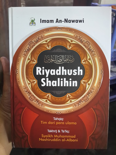 Buku Terjemah Riyadhus Shalihin Imam Nawawi Cover