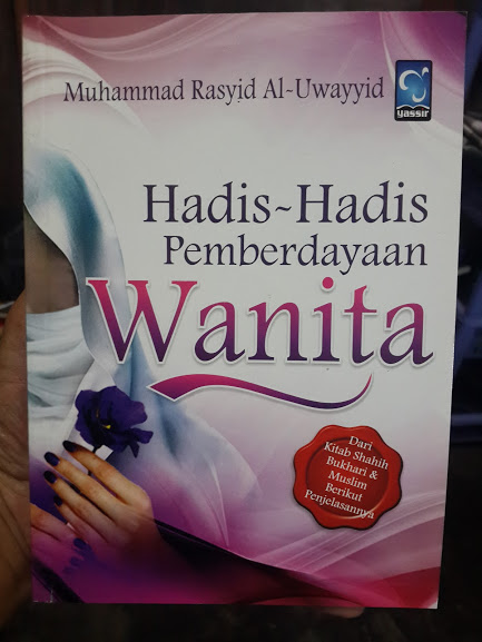Buku Hadits-Hadits Pemberdayaan Wanita Cover