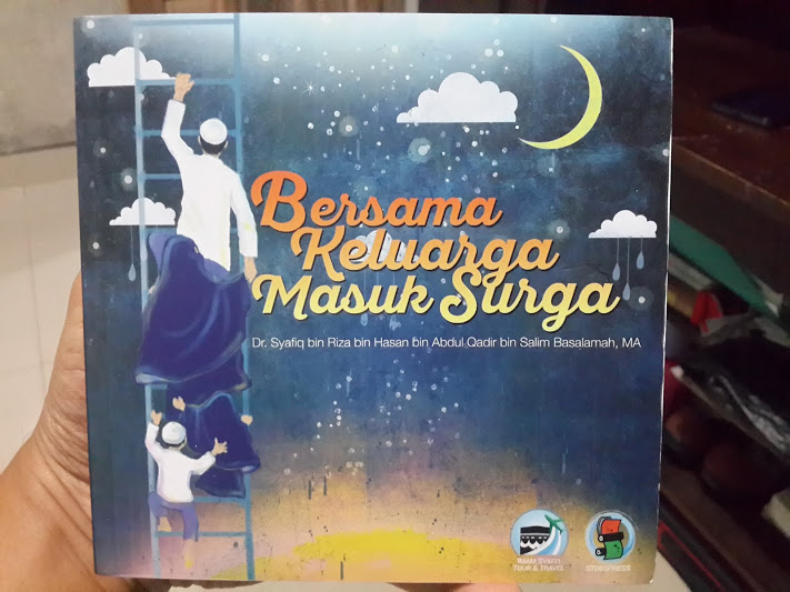 Buku Bersama Keluarga Masuk Surga Cover