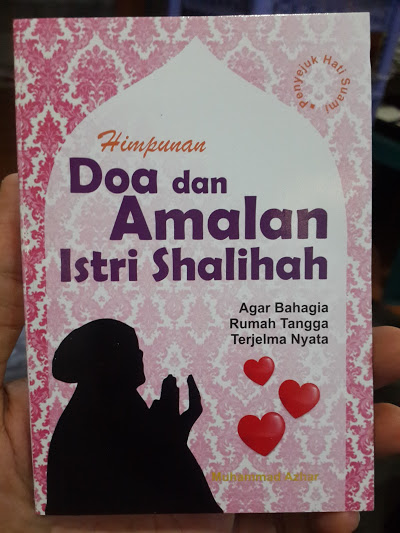Buku Saku Himpunan Doa Dan Amalan Istri Shalihah Cover