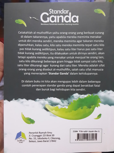 Buku Standar Ganda Membuka Kacamata Keadilan Muslim Cover 2