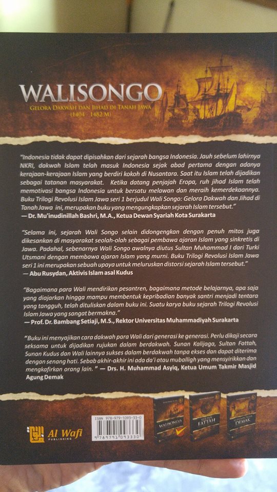 Walisongo Gelora Dakwah Dan Jihad Di Tanah Jawa Buku cover 2