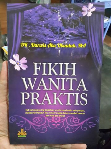 fikih wanita praktis buku cover