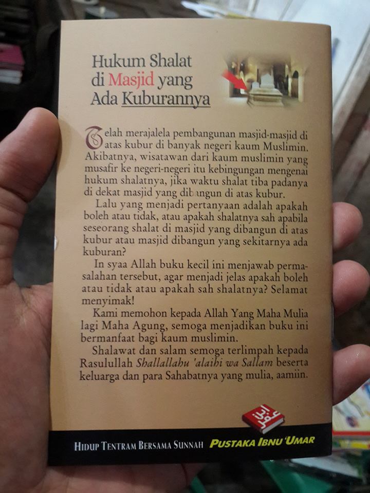 Buku Saku Hukum Shalat Di Masjid Yang Ada Kuburannya Cover 2