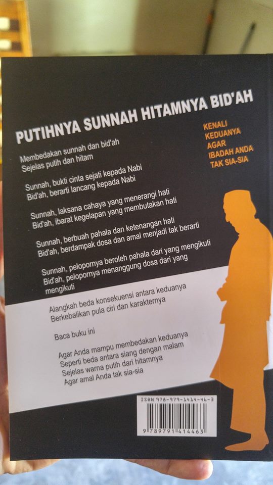 putihnya sunnah hitamnya bid'ah buku cover 2