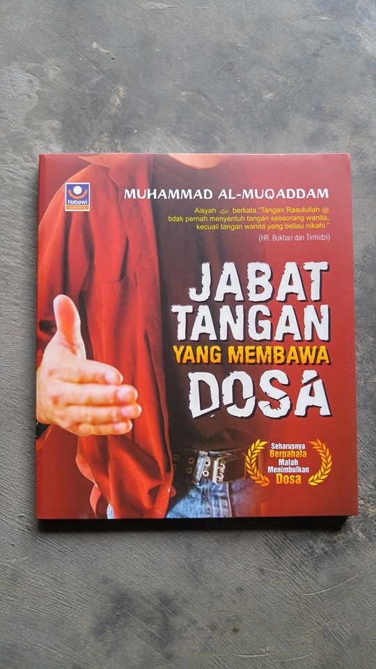 Buku Jabat Tangan Yang Membawa Dosa cover