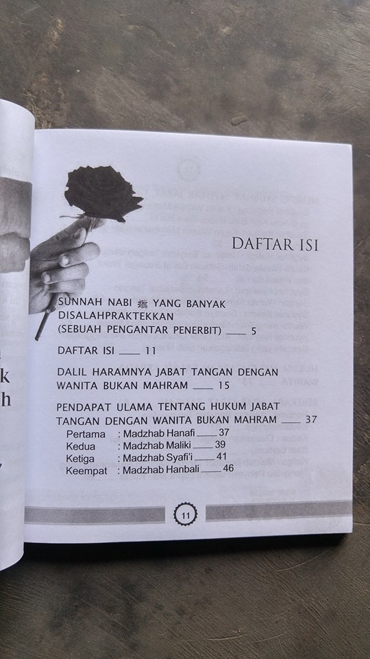 Buku Jabat Tangan Yang Membawa Dosa isi 2