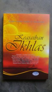 Buku Keajaiban Ikhlas cover