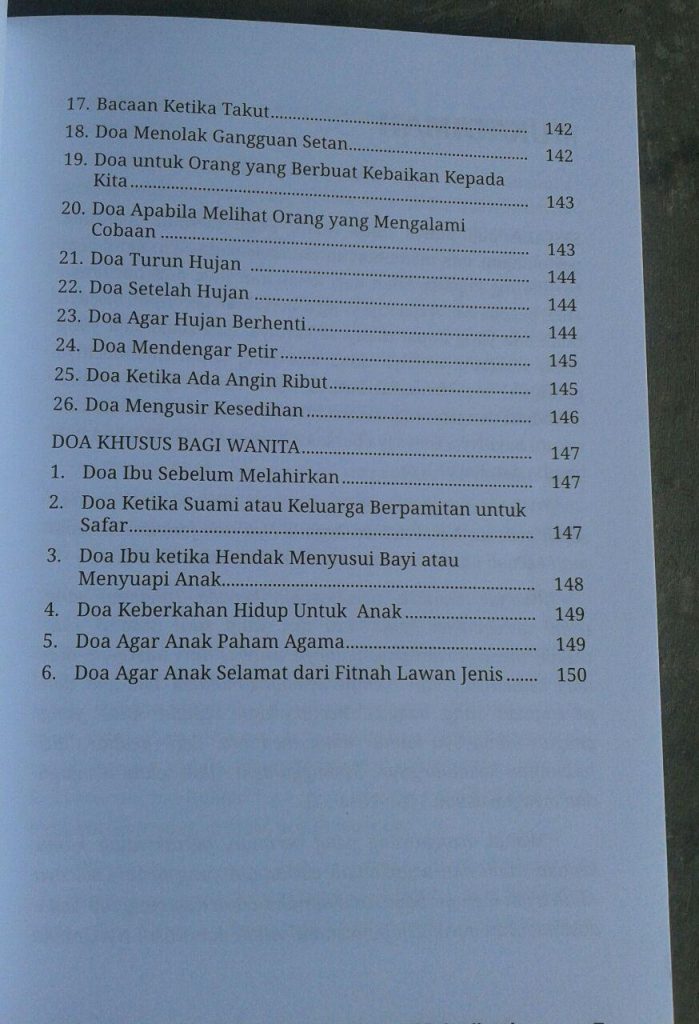 Buku Kiat Shalat Khusyuk Bagi Wanita isi