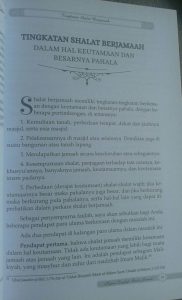 Buku Kajian Lengkap Shalat Jamaah Hukum Manfaat Permasalahan isi 3