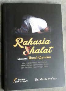 Buku Rahasia Shalat Menurut Ibnul Qayyim cover 2