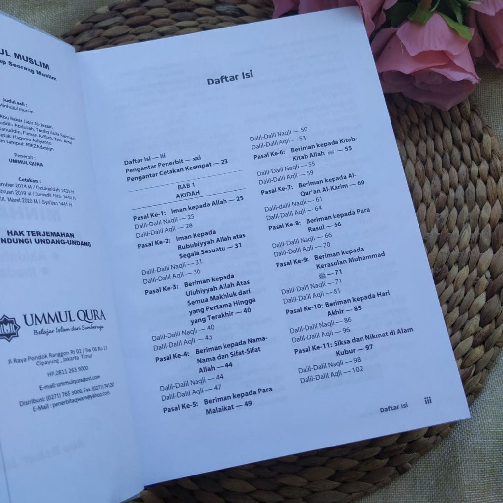 Buku Minhajul Muslim Pedoman Hidup Harian Seorang Muslim
