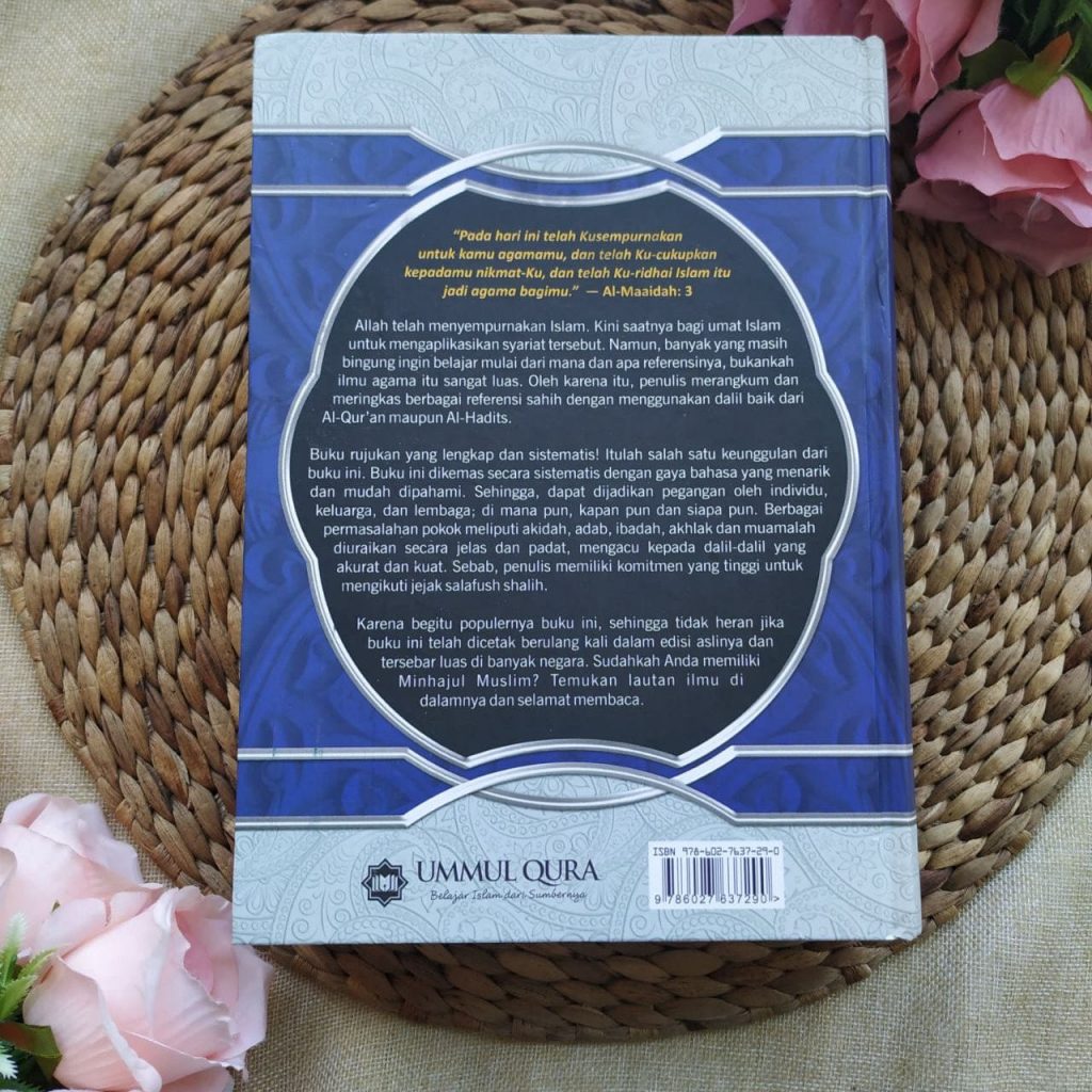 Buku Minhajul Muslim Pedoman Hidup Harian Seorang Muslim