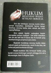 Buku Hukum Mengusap Wajah Setelah Berdoa cover
