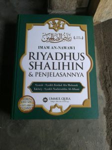 Buku Riyadhus Shalihin & Penjelasannya Edisi Lengkap cover 2