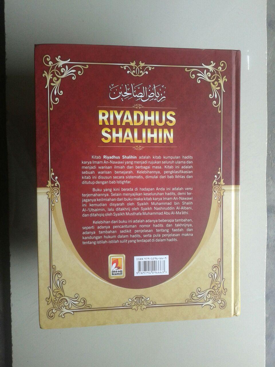 Buku Terjemah Riyadhus Shalihin cover