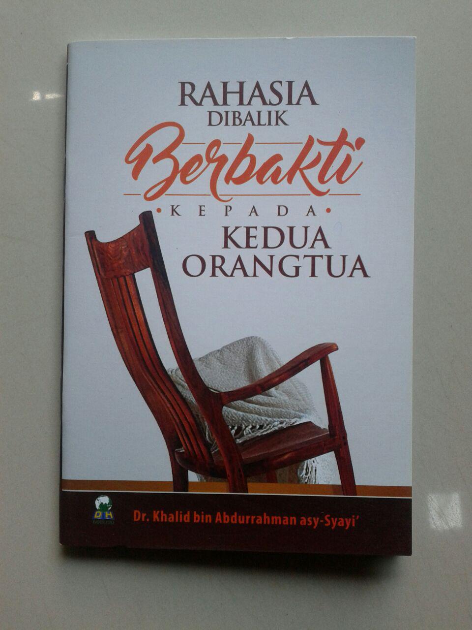 Buku Saku Rahasia Dibalik Berbakti Kepada Kedua Orangtua cover 2