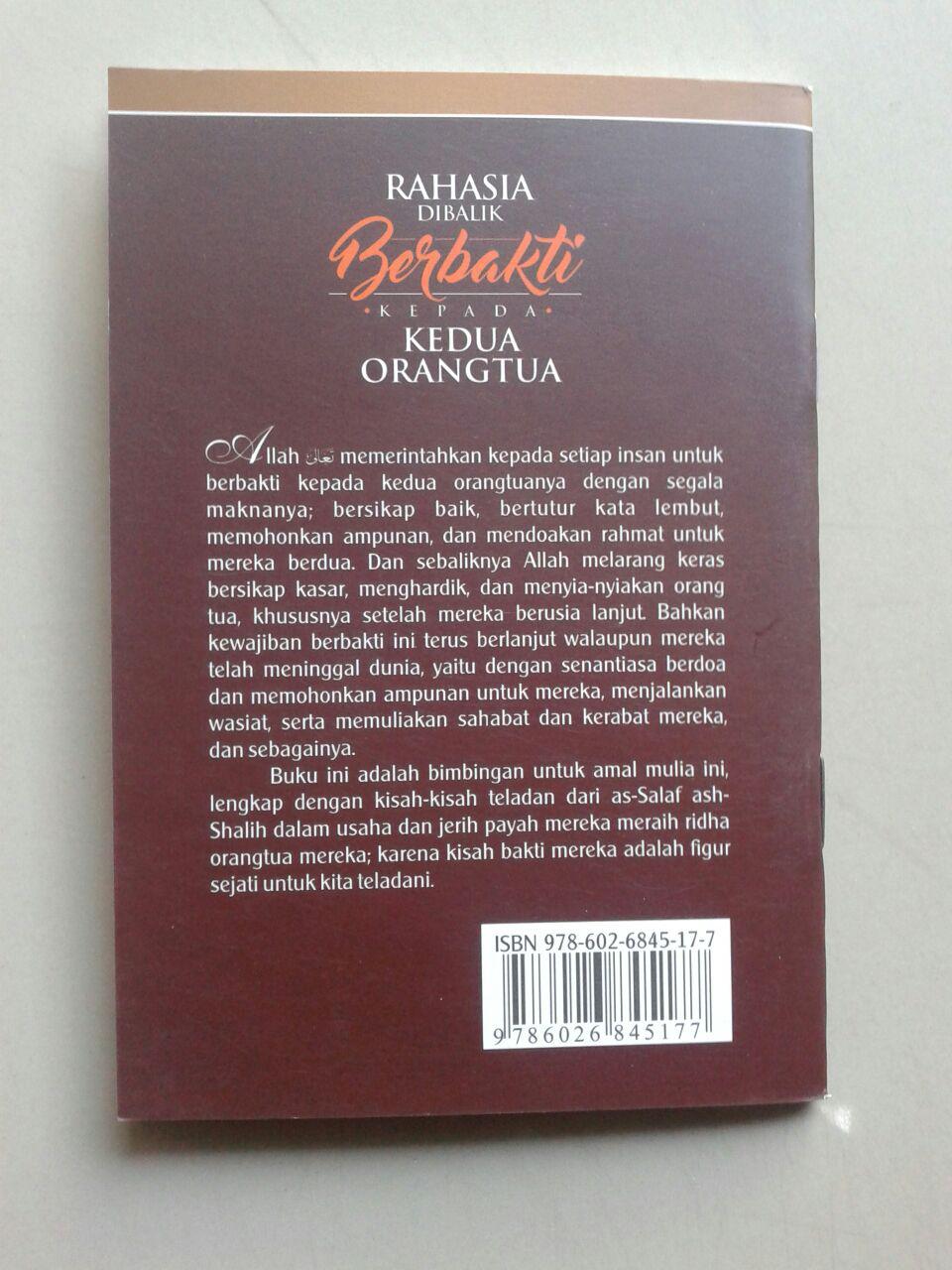Buku Saku Rahasia Dibalik Berbakti Kepada Kedua Orangtua cover