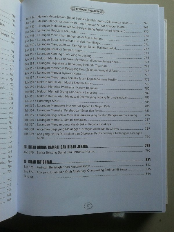 Buku Matan & Terjemahan Lengkap Riyadhus Shalihin isi