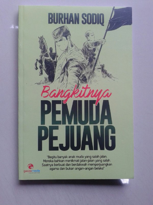 Buku Bangkitnya Pemuda Pejuang cover