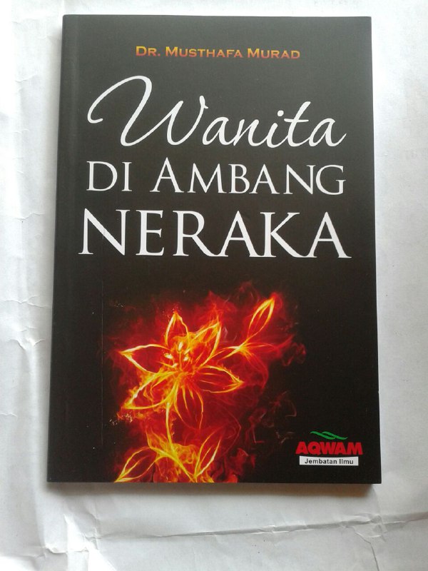 Buku Wanita Di Ambang Neraka cover