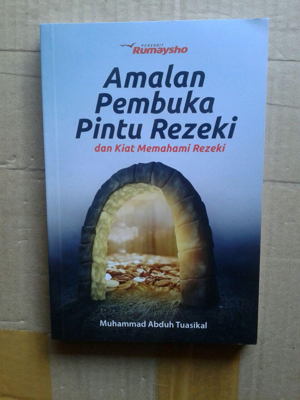 Buku Amalan Pembuka Pintu Rezeki Dan Kiat Memahami Rezeki cover