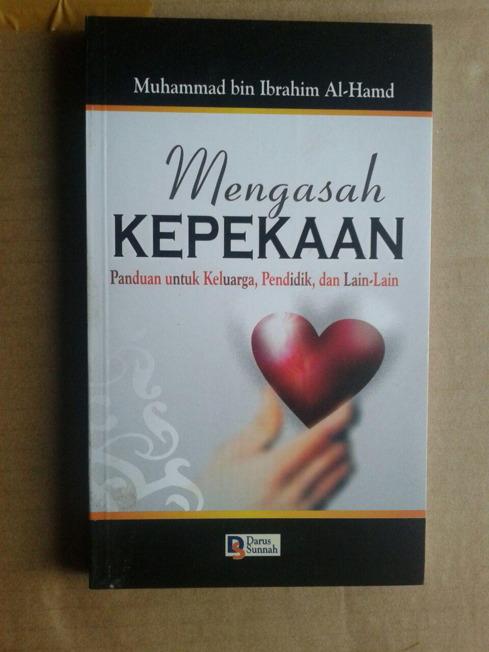 Buku Mengasah Kepekaan Panduan Untuk Keluarga Pendidik cover
