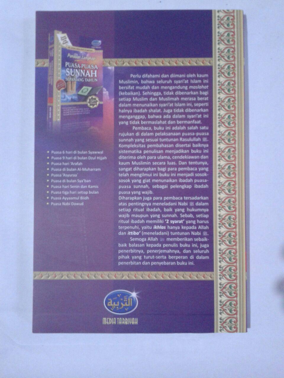 Buku Panduan Lengkap Puasa-Puasa Sunnah Sepanjang Tahun cover