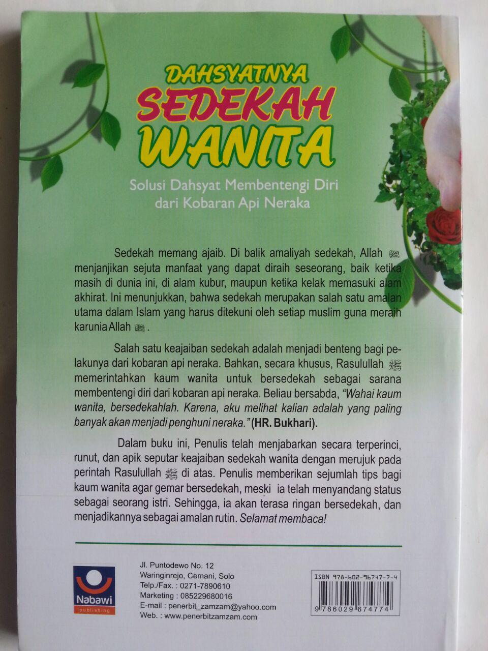 Buku Dahsyatnya Sedekah Wanita Membentengi Diri Dari Neraka cover