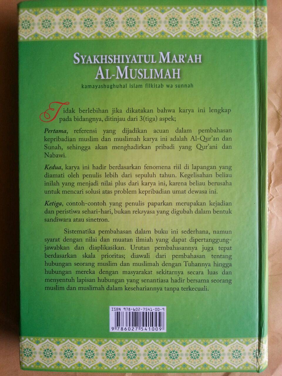 Buku Syakhshiyatul Mar'ah Al-Muslimah Membentuk Pribadi Muslimah Ideal cover