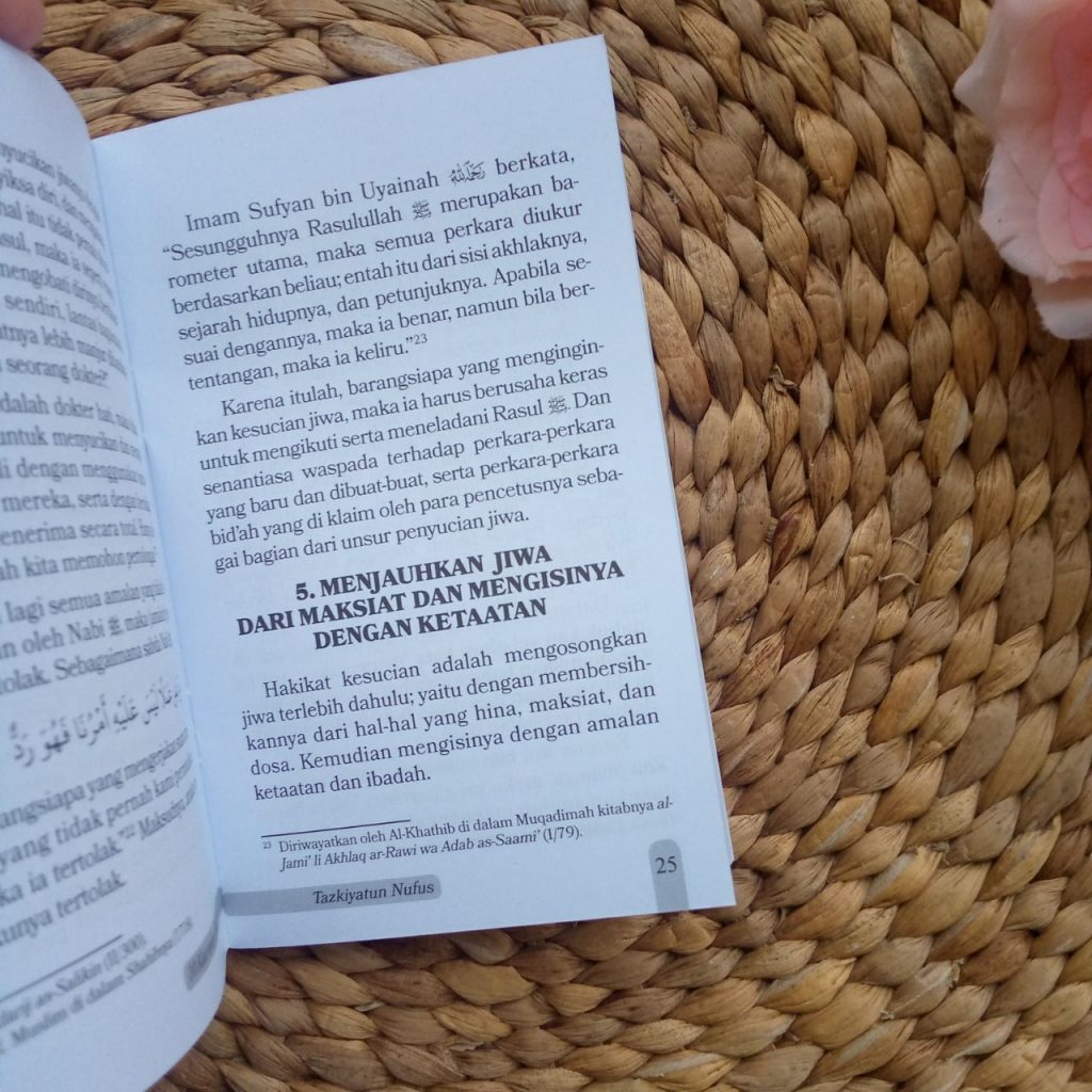 Buku Saku Tazkiyatun Nufus 10 Kiat Menyucikan Jiwa