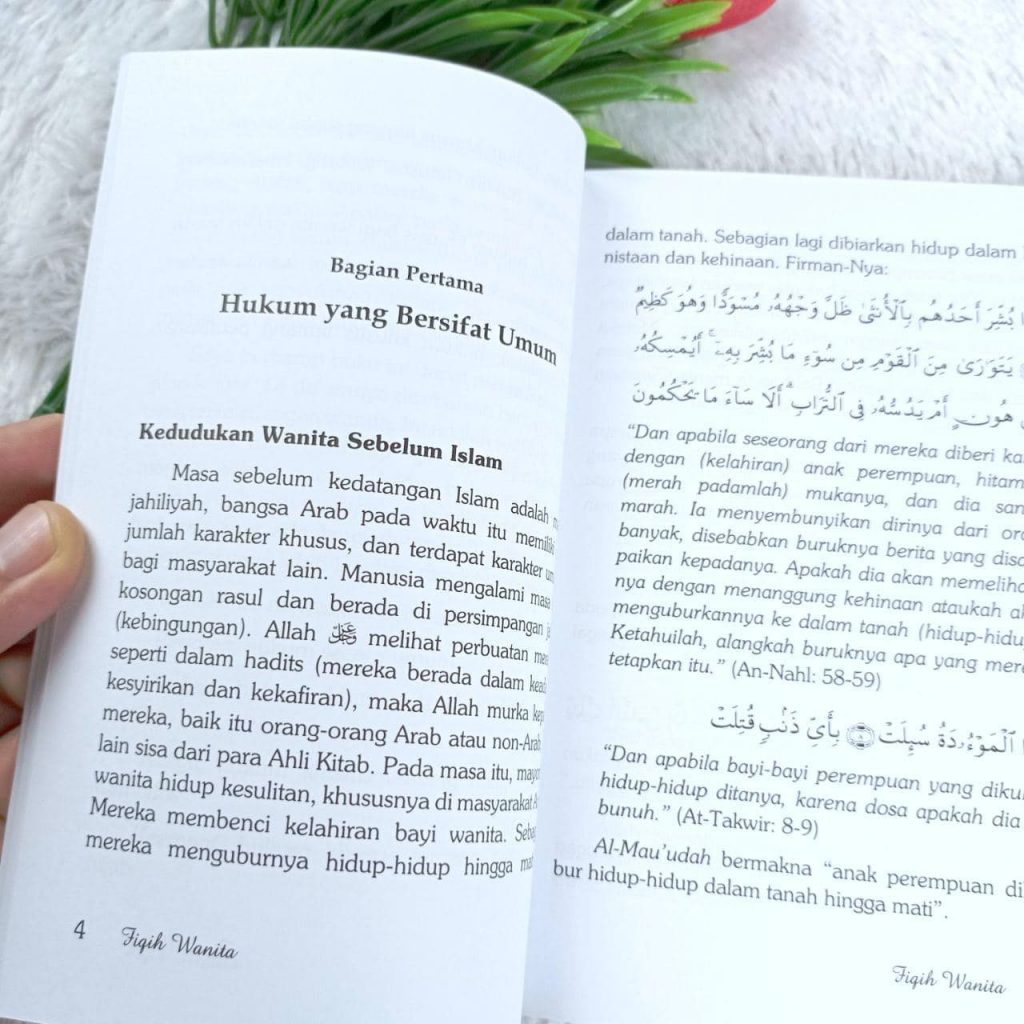 Buku Fiqih Wanita Bekal Memahami Hukum Islam
