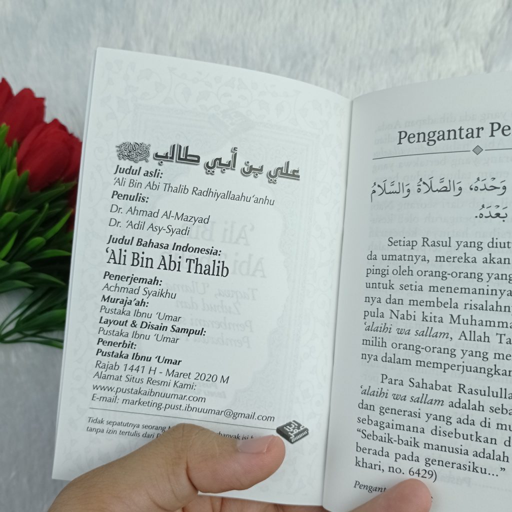 Buku Saku Ali Bin Abi Thalib Zuhud Pembawa Panji